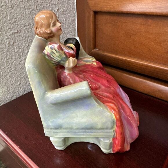Retired Royal Doulton Bone China #HN1298 'Sweet and Twenty' Figurine - Picture 4 of 6